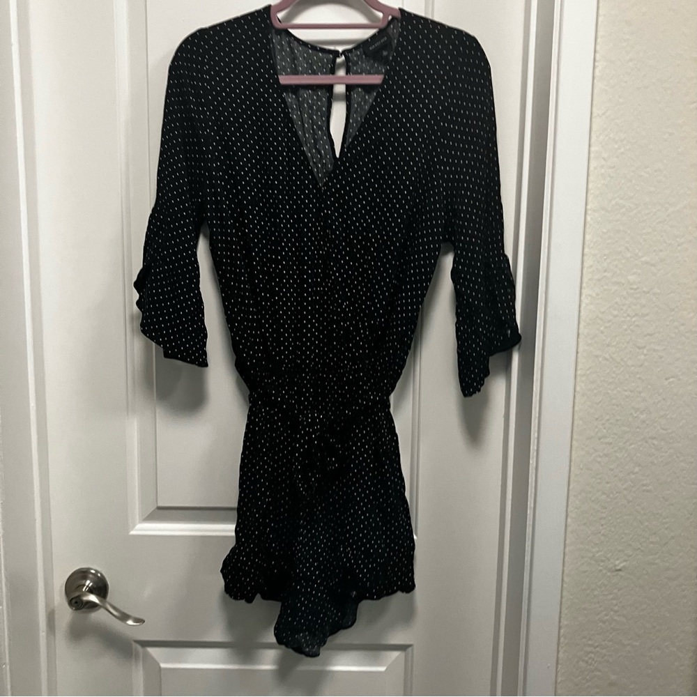 Who What Wear Women’s size L black and white polkadot romper ruffle, with belt